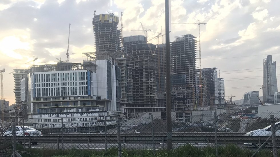 Ataşehir’de bu beton mezarlığına ruhsat verenlere diyecek laf bulunamadı...