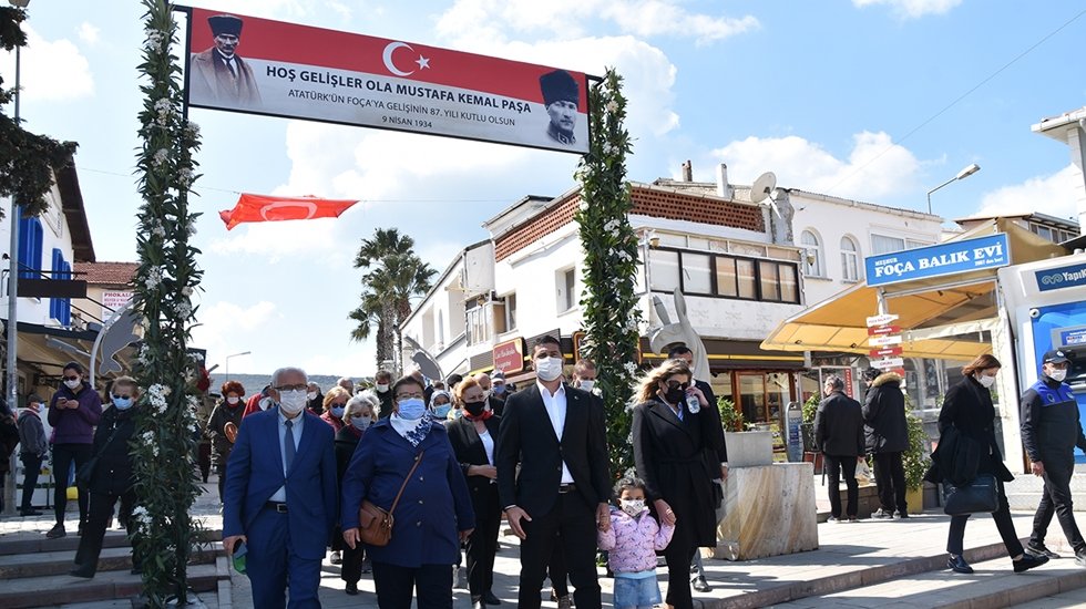 Atat&uuml;rk&rsquo;&uuml;n Fo&ccedil;a&rsquo;ya gelişinin 87. yılı kutlandı