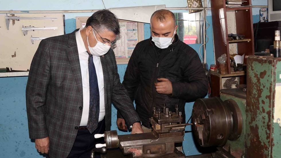 CHP&rsquo;li Sındır: &ldquo;Esnaf yıllarca kapanmayacak yaralar aldı&rdquo;