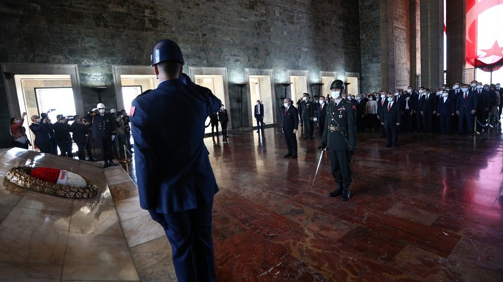 Erdoğan ve Bah&ccedil;eli Anıtkabir'deki t&ouml;rene katılmadı