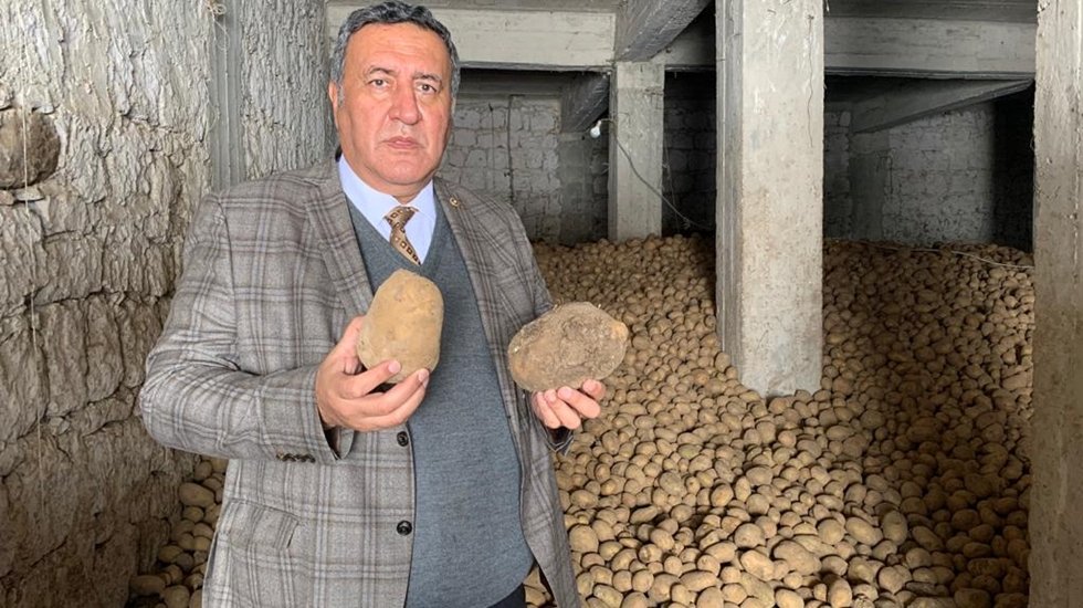 G&uuml;rer: &ldquo;&Uuml;retici perişan, aracı kazanıyor, vatandaş 10 katı pahalı &uuml;r&uuml;n alıyor&rdquo;