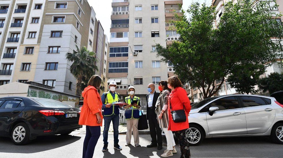 İzmir&rsquo;de her binaya deprem karnesi