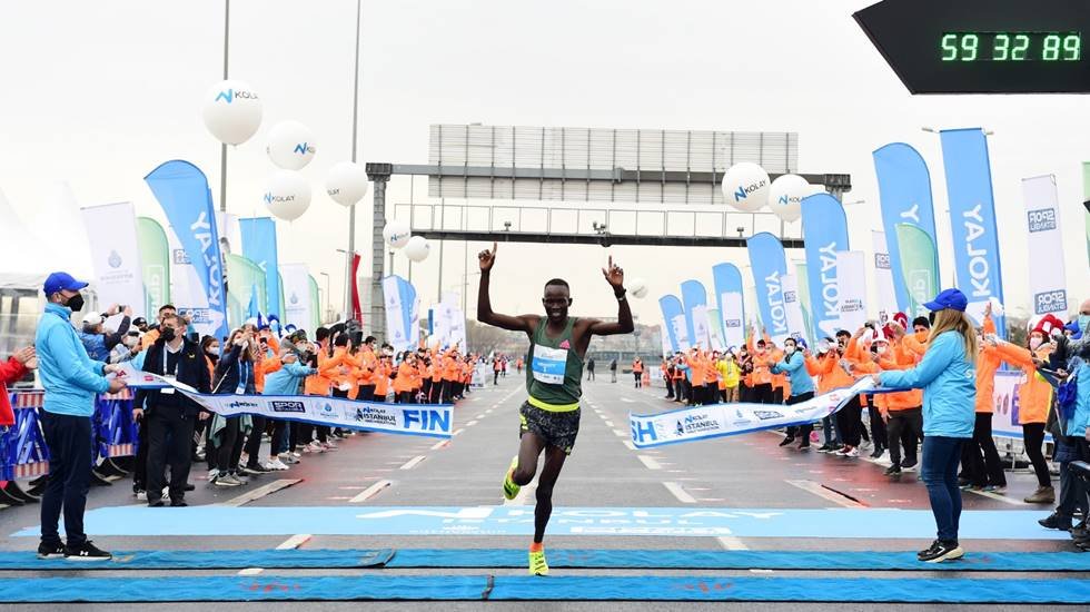 N Kolay İstanbul Yarı Maratonu’nda Dünya Rekoru kırıldı