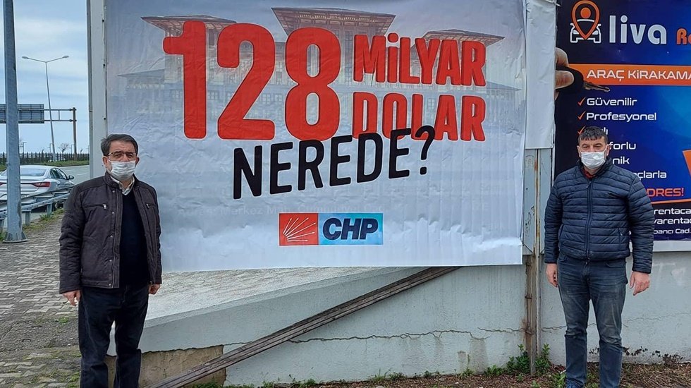 Polis CHP'nin afişlerini Rize'de de s&ouml;kt&uuml;