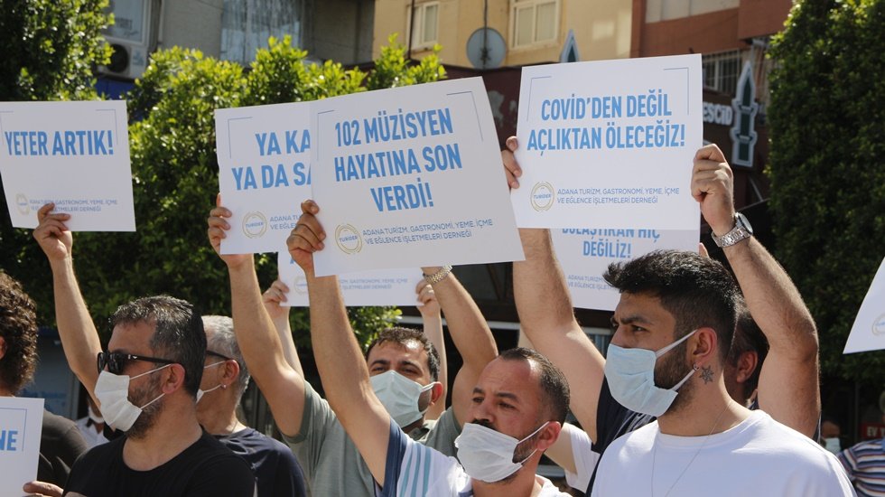 M&uuml;zisyenler ve sanat&ccedil;ılar a&ccedil;lığa mahk&ucirc;m edildi