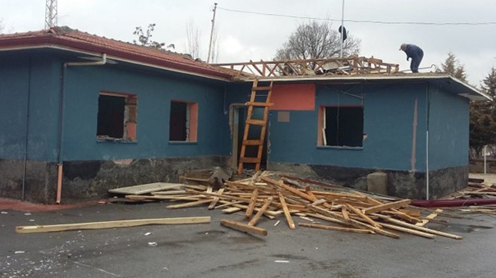 &ldquo;Alevi k&ouml;y&uuml;ne okul yaptırmam&rdquo; iddiası Meclis g&uuml;ndeminde