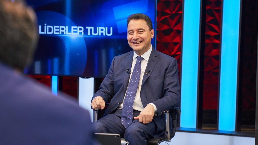 Babacan: &ldquo;Pazar yerlerini a&ccedil;acaksanız tamamen a&ccedil;ın ki risk yayılsın&rdquo;