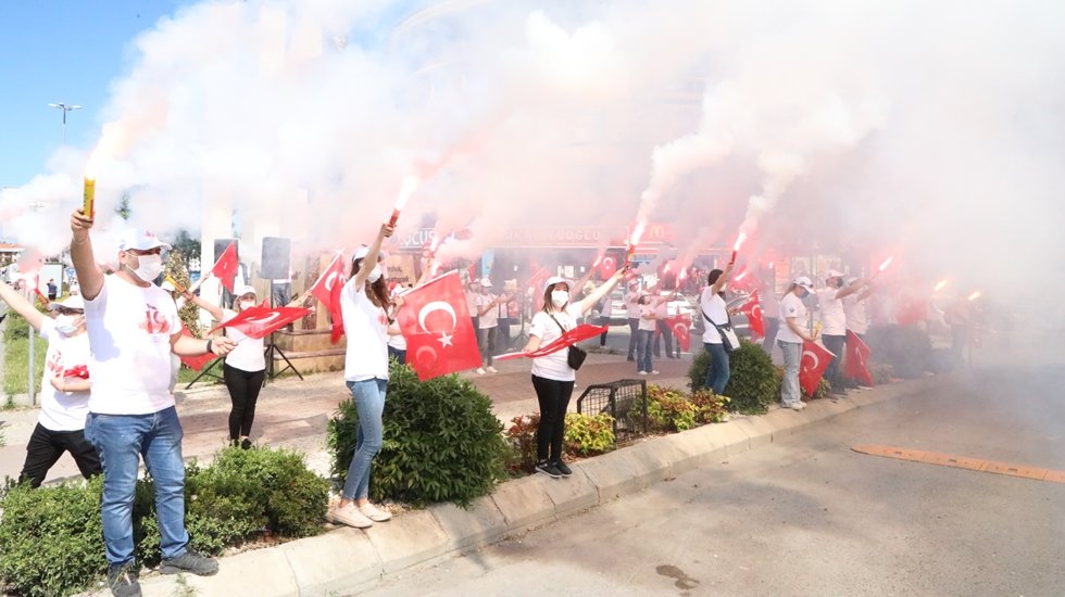 Büyükçekmece’de Milli Mücadele Konvoyuna yoğun ilgi