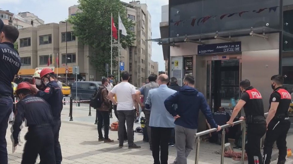 Füniküler asansöründe kalan yolcular kurtarıldı
