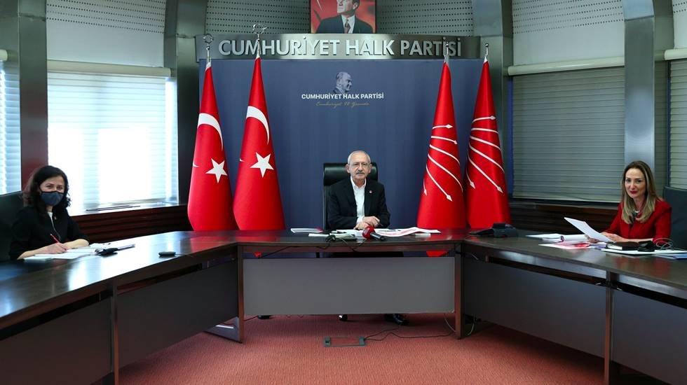 Kılı&ccedil;daroğlu, Partisinin Kadın Kolu Başkanları ile buluştu