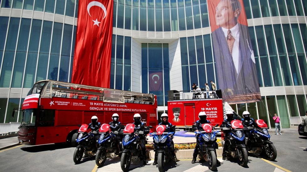 Küçükçekmece’de Coşkulu 19 Mayıs Kutlaması