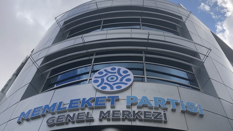 Memleket Partisi kurucularından Laik istifa etti