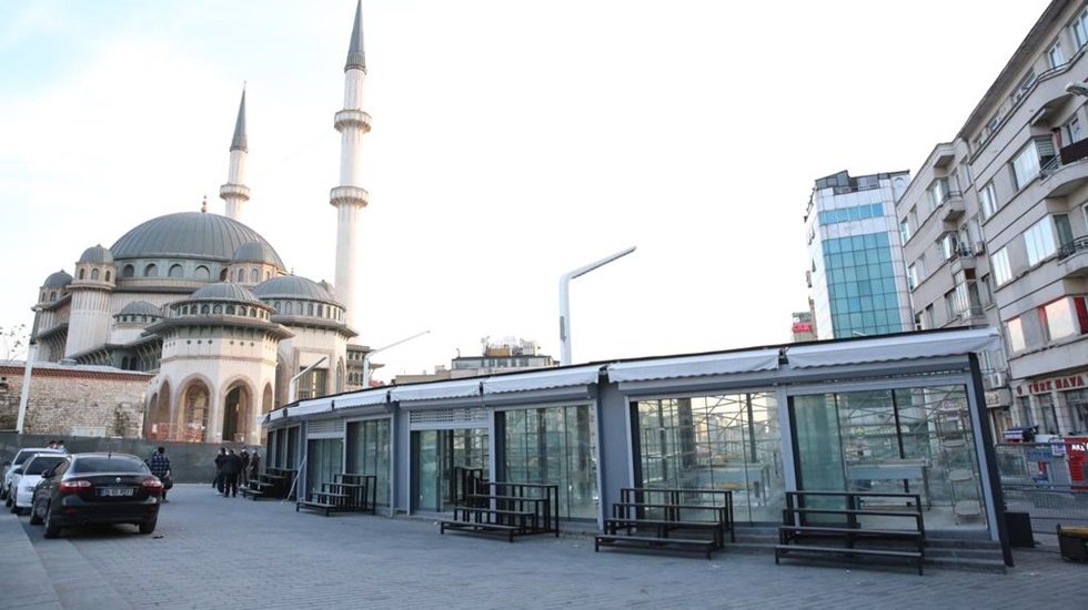 ‘Taksimin sembolü çiçekçiler’ daha uygun mekânlarda