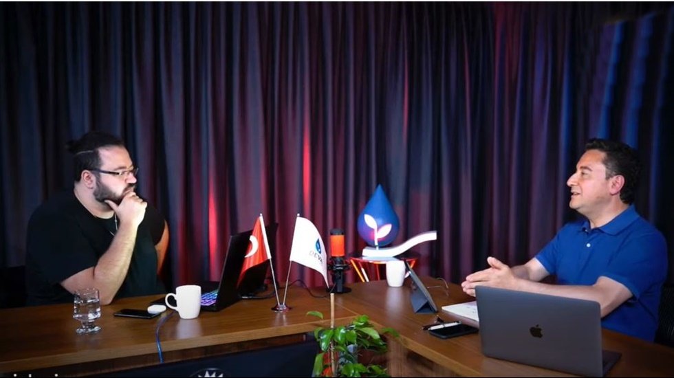 Babacan: &ldquo;130 milyar doları cayır cayır sattılar ve rezerv eksi 60 milyar dolara d&uuml;şt&uuml;&rdquo;