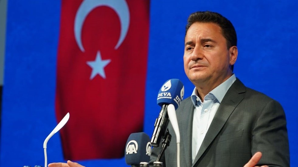 "'Babacan sen bu işi nasıl yaptın’ diye sormuyorlar"