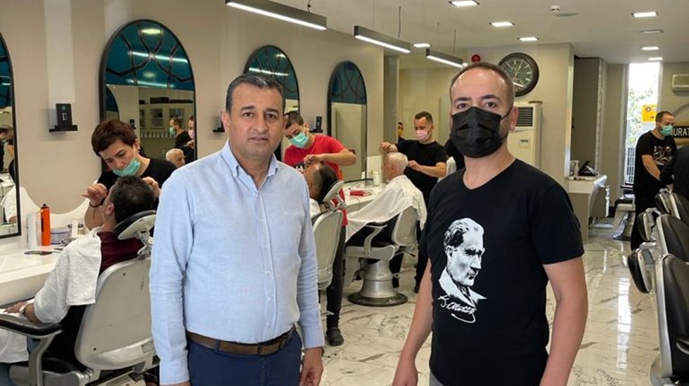 Berberler ve kuaf&ouml;rler aşıda &ouml;ncelikli gruplara alınmalı