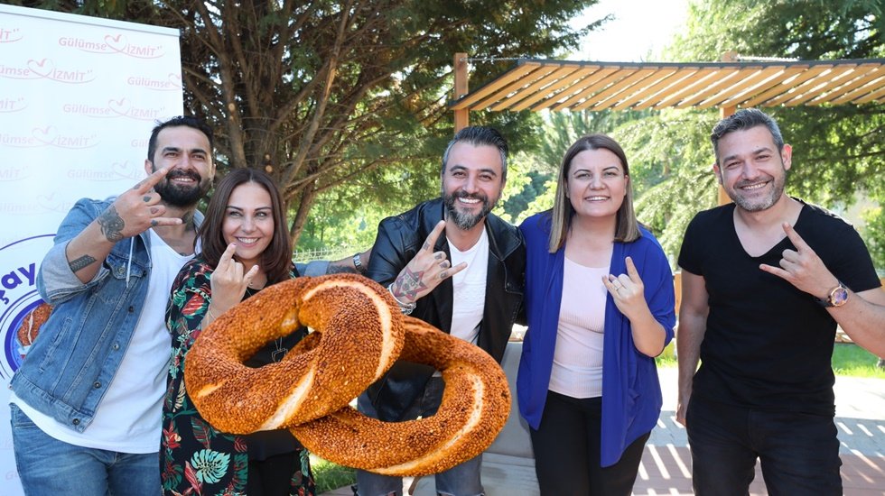 &Ccedil;ay Simit İzmit &uuml;nl&uuml; isimlerle&nbsp;evlere konuk olmaya devam edecek
