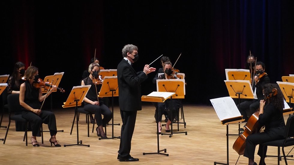 Cemal Reşit Rey&rsquo;de &Ccedil;evirimi&ccedil;i &Ccedil;evreci Konser