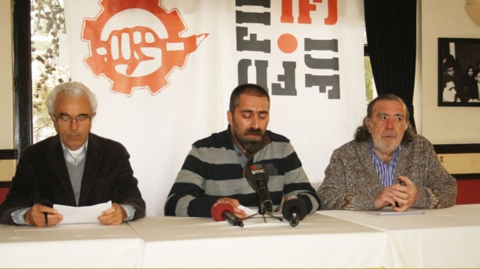 Gazeteci, Soru Sorandır; Gazetecilik, soru sorma mesleğidir