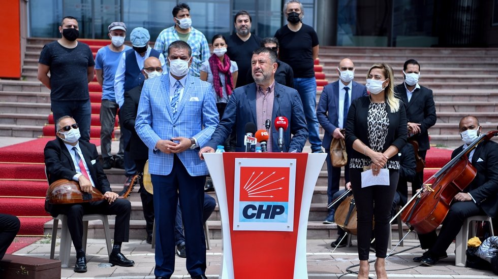 CHP&rsquo;li Ağbaba: &ldquo;İktidar, sahne, sanat ve eğlence sekt&ouml;r&uuml;ne savaş a&ccedil;tı&rdquo;