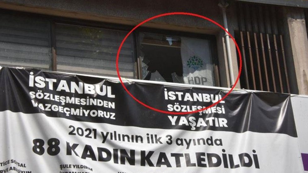 HDP İzmir il binasına saldırı: 1 kişi hayatını kaybetti!