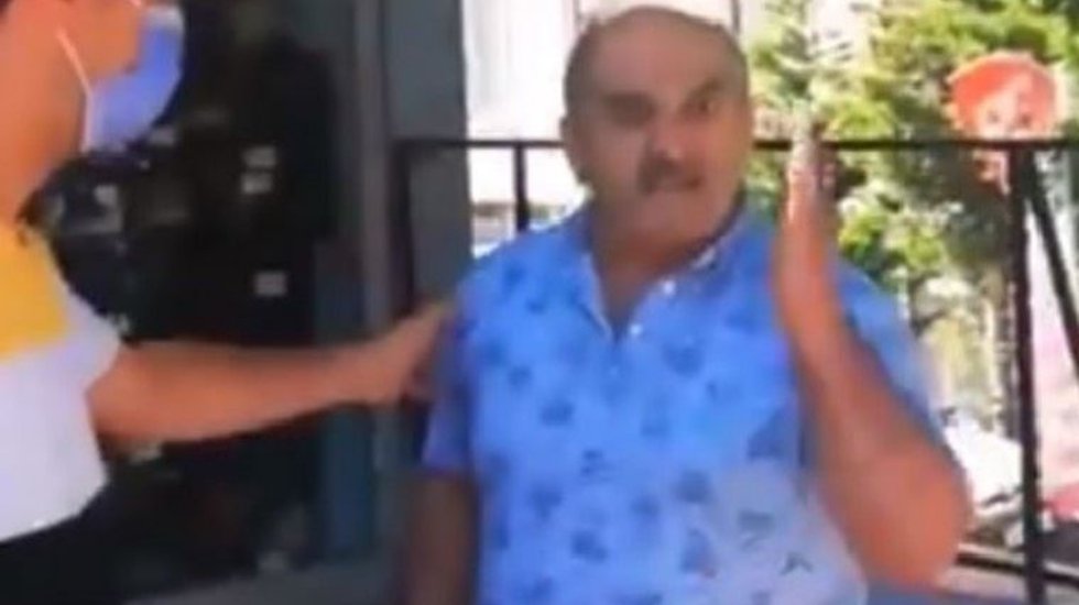 İstanbul'da gen&ccedil; kadın şort giydiği gerek&ccedil;esiyle s&ouml;zl&uuml; tacize uğradı!