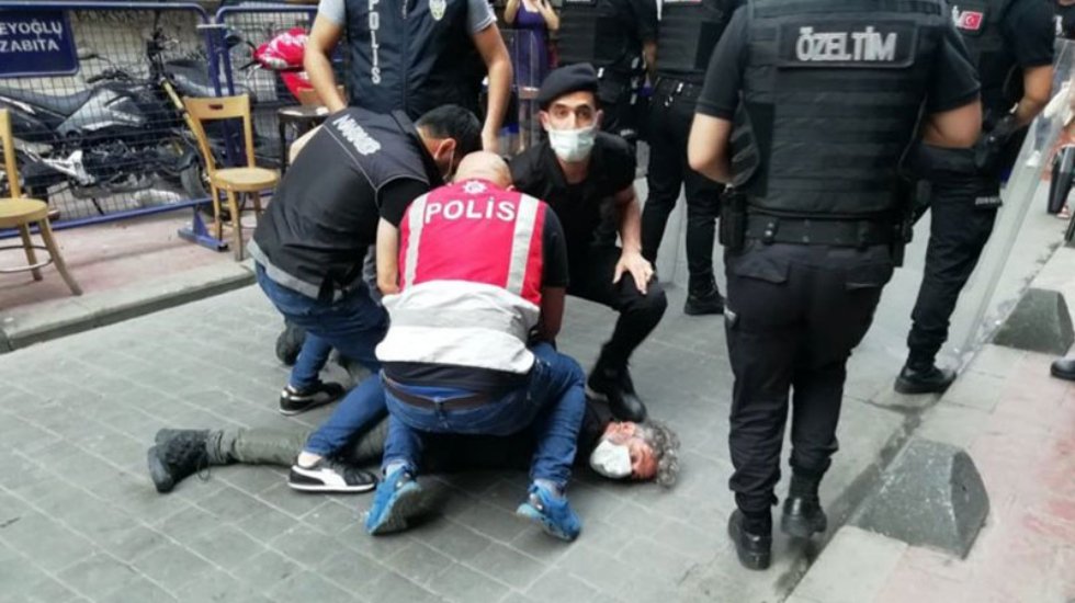 "Metin G&ouml;ktepe&rsquo;yi &ouml;ld&uuml;ren k&ouml;t&uuml;l&uuml;k bug&uuml;n boynuma bastırıp beni nefessiz bırakmak istedi"