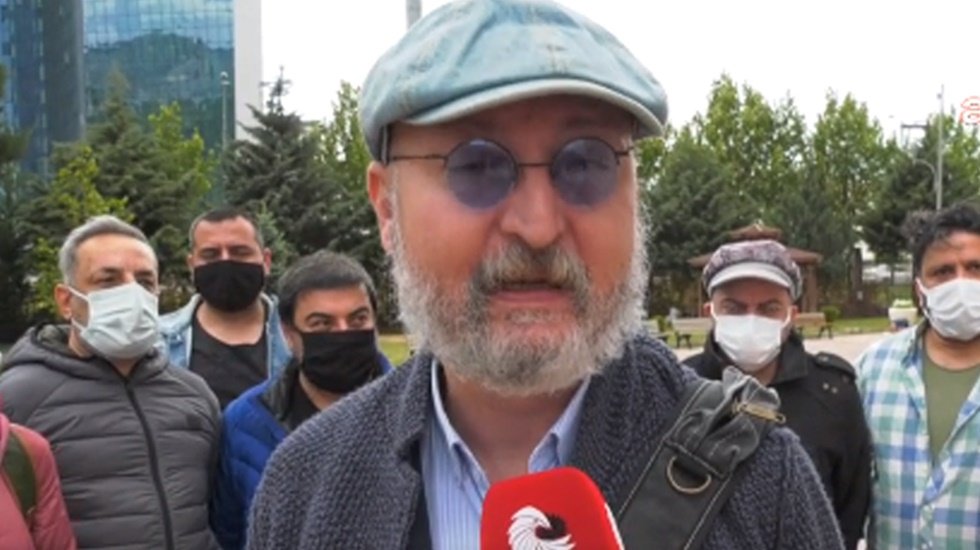 M&uuml;zisyenlerden sitemle karışık isyan!