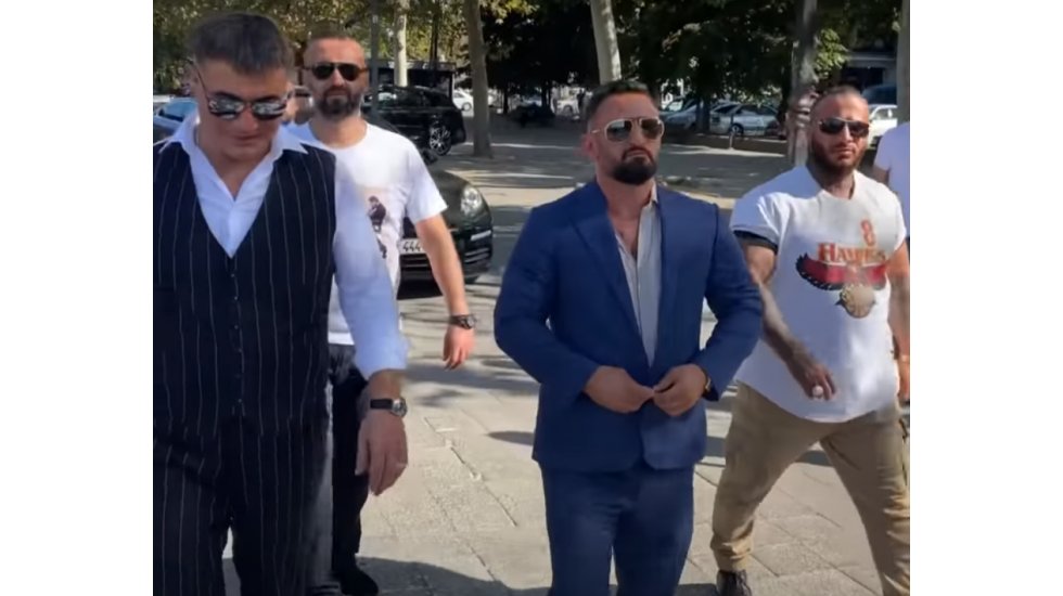 https://yenisoluk.com/uploads/2021/06/sedat-peker-e-yakin-isim-sabiha-gokcen-havalimani-nda-gozaltina-alindi