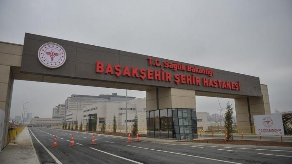 G&uuml;rer: &ldquo;Hastaneler otel gibi&nbsp;ama&nbsp;i&ccedil;inde doktor yok&rdquo;