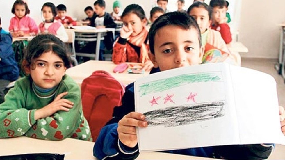 Suriye sorunu &ccedil;&ouml;z&uuml;lmeli&hellip; Suriyeli 432 bin 956 &ccedil;ocuk daha okullu oluyor