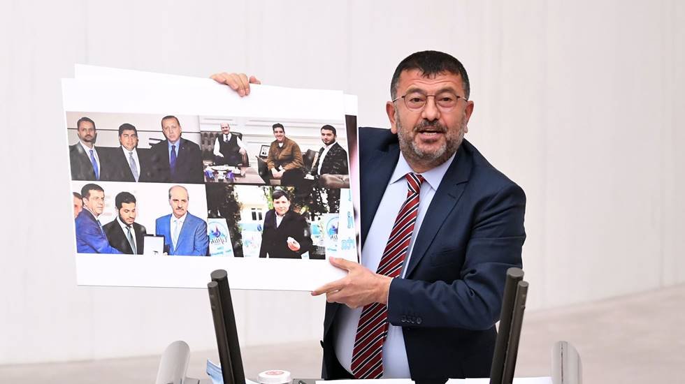 80&rsquo;lerde zengin deyince akla fabrikat&ouml;r gelirdi. Şimdi dolandırıcılar &ccedil;eteler geliyor.