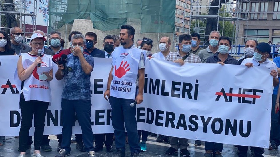 Hekimler 3 g&uuml;n s&uuml;recek greve &ccedil;ıkıyor&hellip;