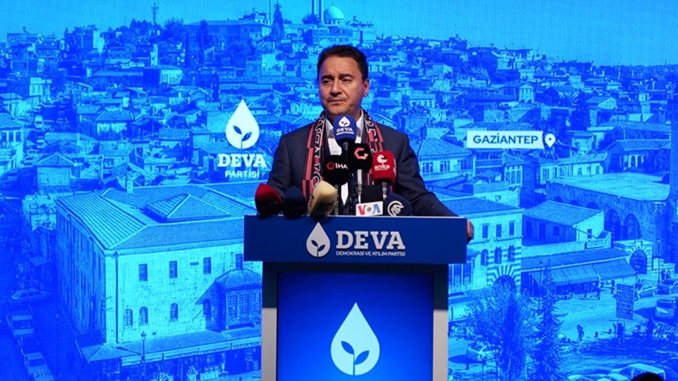 Babacan&rsquo;dan Erdoğan&rsquo;a: "&Ccedil;&ouml;z&uuml;m s&uuml;reci sayesinde kendisi Cumhurbaşkanlığı Sarayı&rsquo;nda, &ccedil;&ouml;z&uuml;m ortakları hapiste"