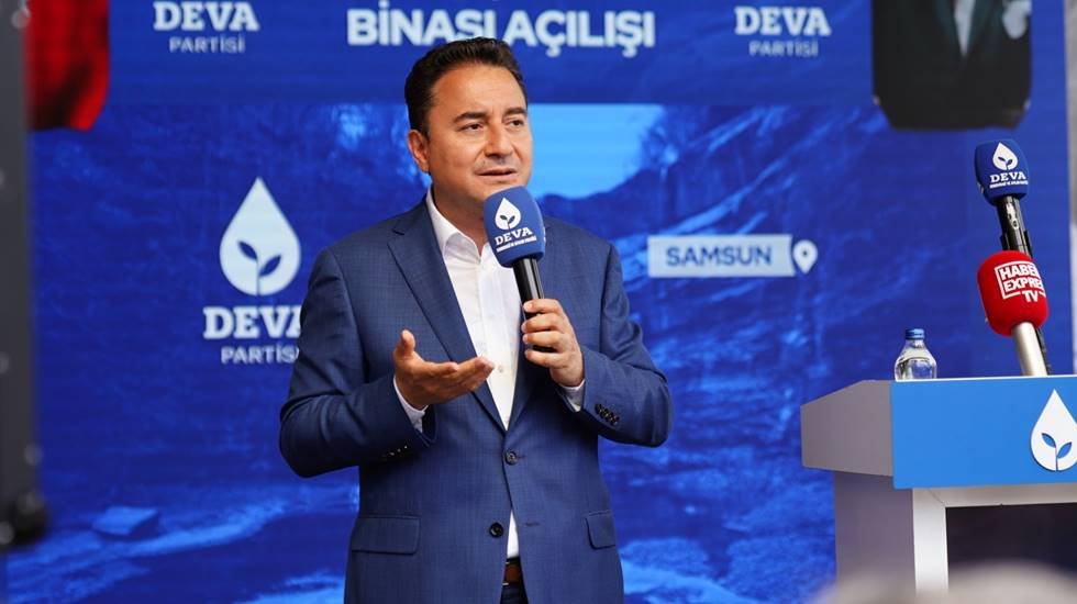 Babacan, polis intiharlarını sordu: &lsquo;Bu intiharların altında yatan ger&ccedil;ekler nedir?&rsquo;