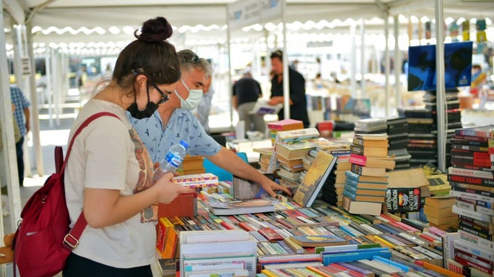 Beşiktaş Belediyesi 'Kitap ve Plak Festivali' başladı