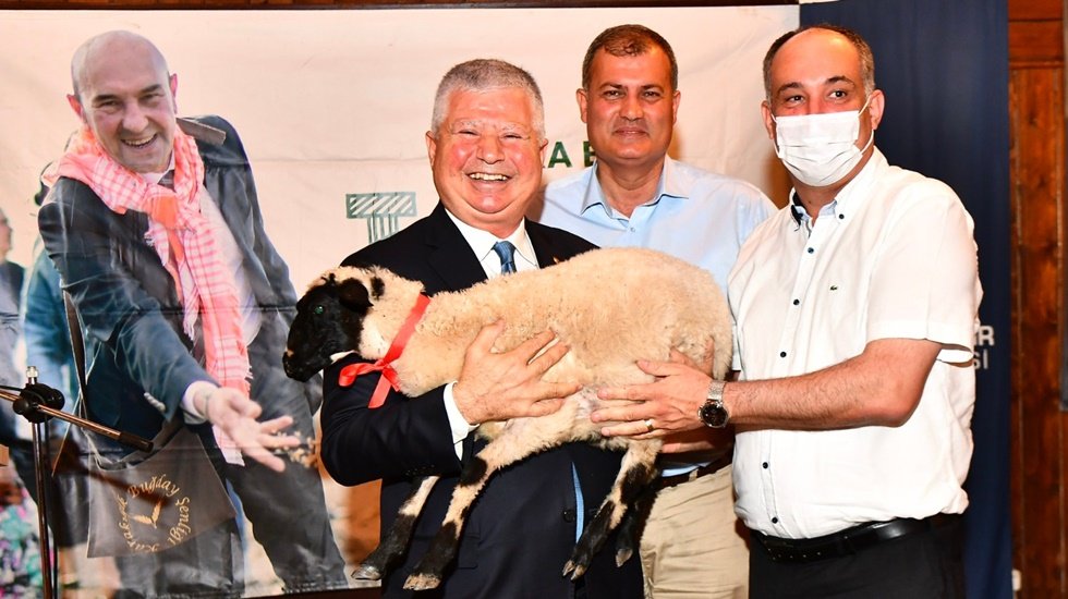 B&uuml;y&uuml;kşehir Belediyesi&rsquo;nin dağıttığı k&uuml;&ccedil;&uuml;kbaş hayvan sayısı 12 bine ulaştı