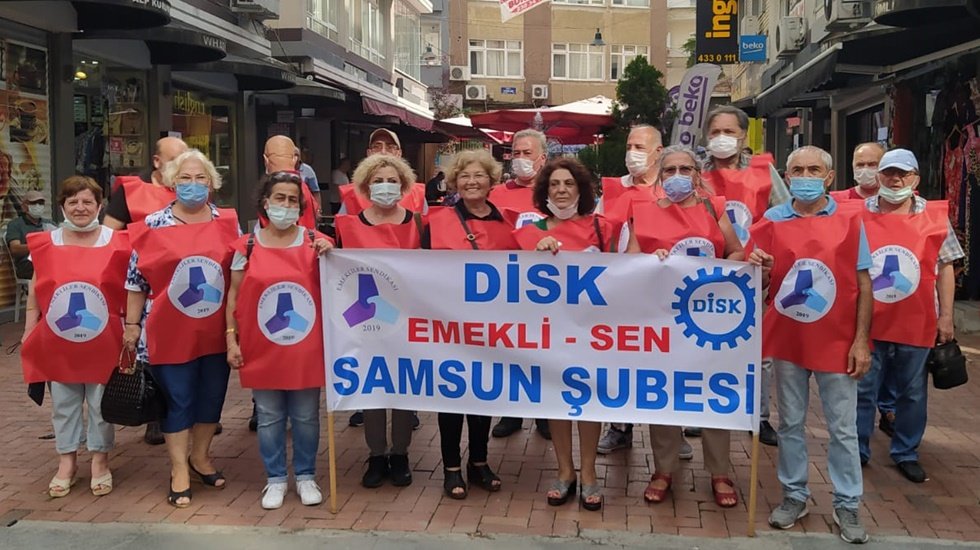 DİSK Emekli-Sen &Uuml;yeleri Elektrik, Doğalgaz ve Su Faturalarını Yaktılar!