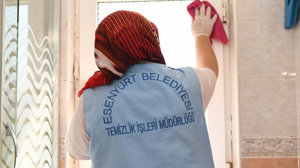 Engelli ile 65 yaş ve üzeri vatandaşlara bayram temizliği