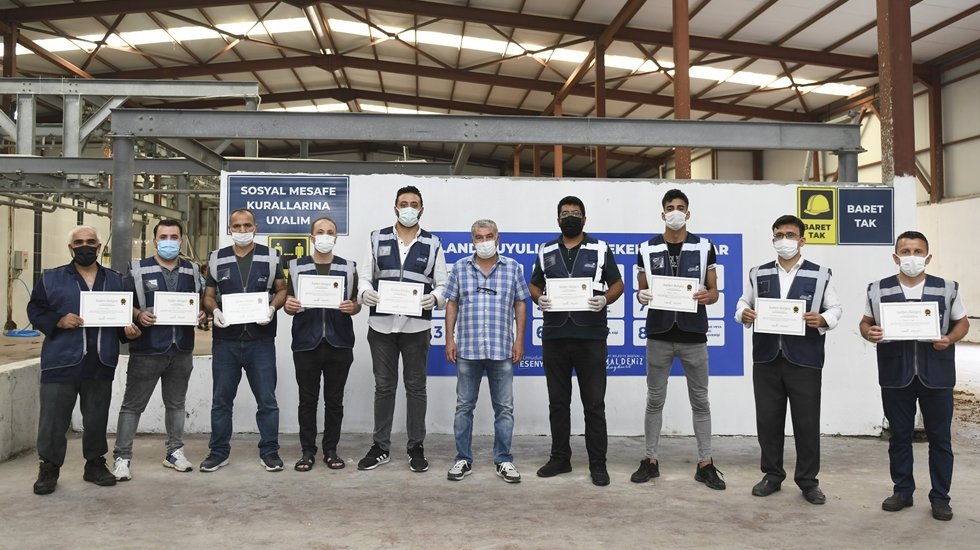 Esenyurt Belediyesi’nden uygulamalı kurban kesim kursu