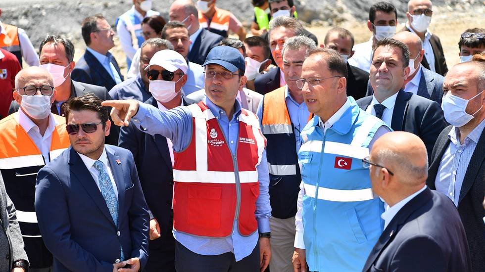 İmamoğlu: Beylikdüzü’nü keyifle ve gururla geziyoruz