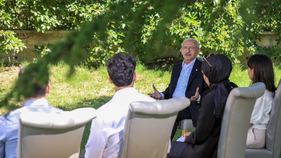 Kılı&ccedil;daroğlu: "CHP geliyor sevgili gen&ccedil;ler&rdquo;