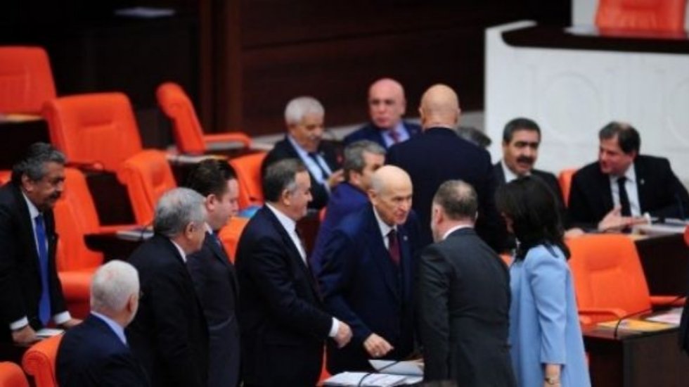 Mustafa Destici: Meclis'te MHP dahil HDP'lilerle herkesin arası iyi