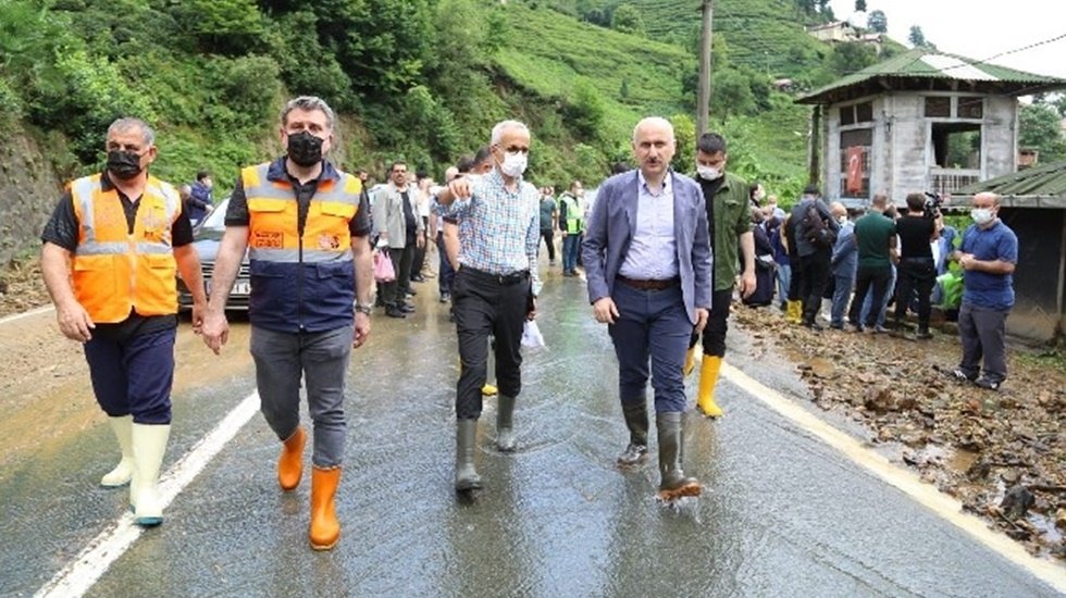 &Ouml;ztun&ccedil;: "Planı tutmayan Bakanlar sarı &ccedil;izmeyle aklanma peşinde"