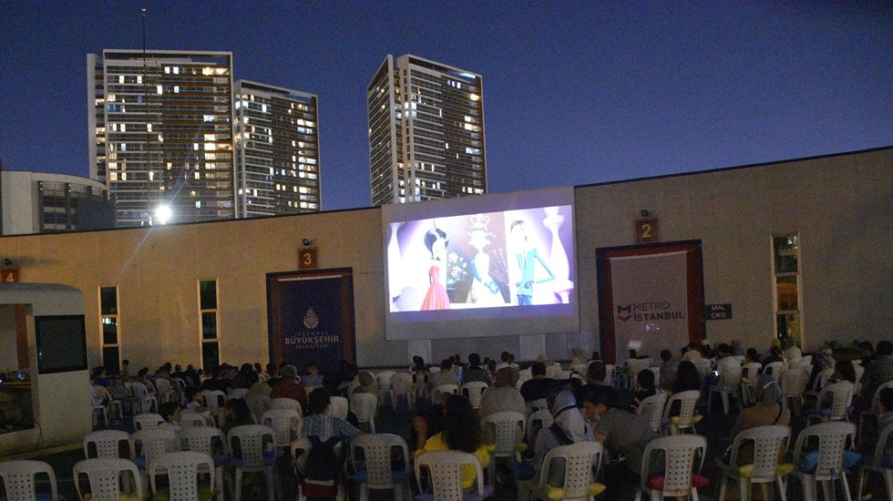 &lsquo;A&ccedil;ık Hava Sinema G&uuml;nleri&rsquo; her &ccedil;arşamba ve cuma saat 21.00&rsquo;de!