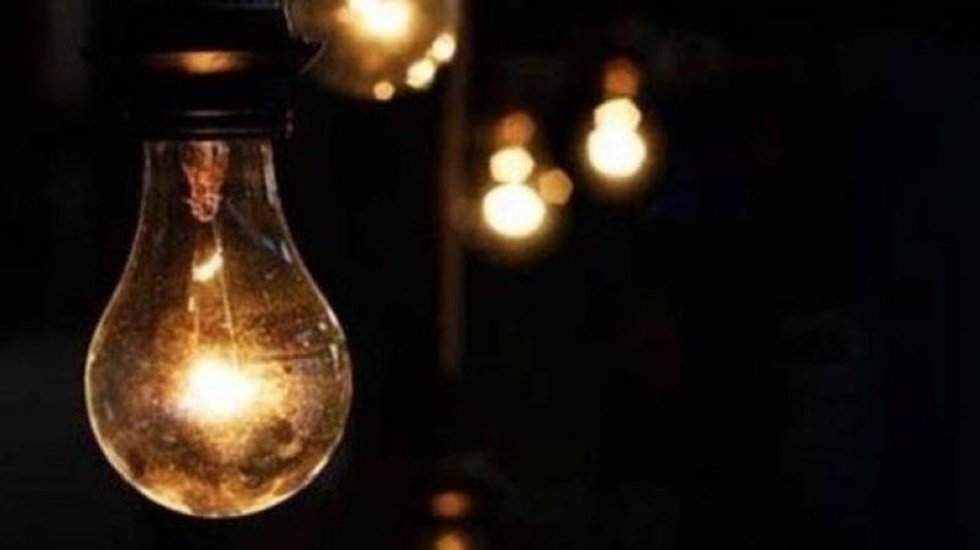 AKP iktidarı milleti eve hapsetti vatandaş ışıklarını kapatıp oturuyor