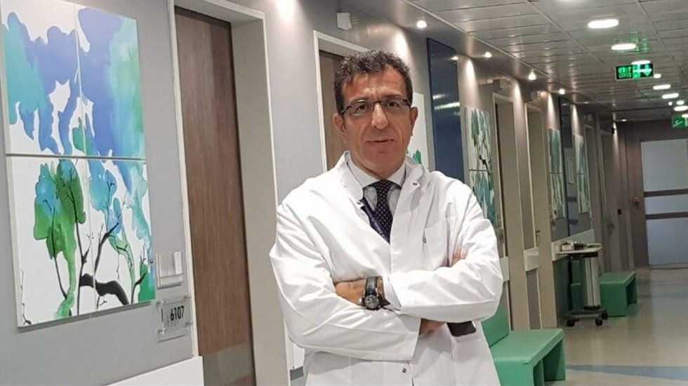 Aşı karşıtlarından profes&ouml;re &ouml;l&uuml;m tehdidi