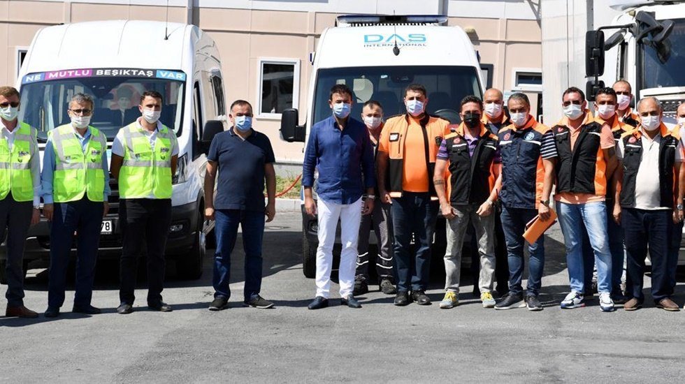 Beşiktaş Belediyesi’nden yangından sonra sel felaketinin yaşandığı bölgeye destek