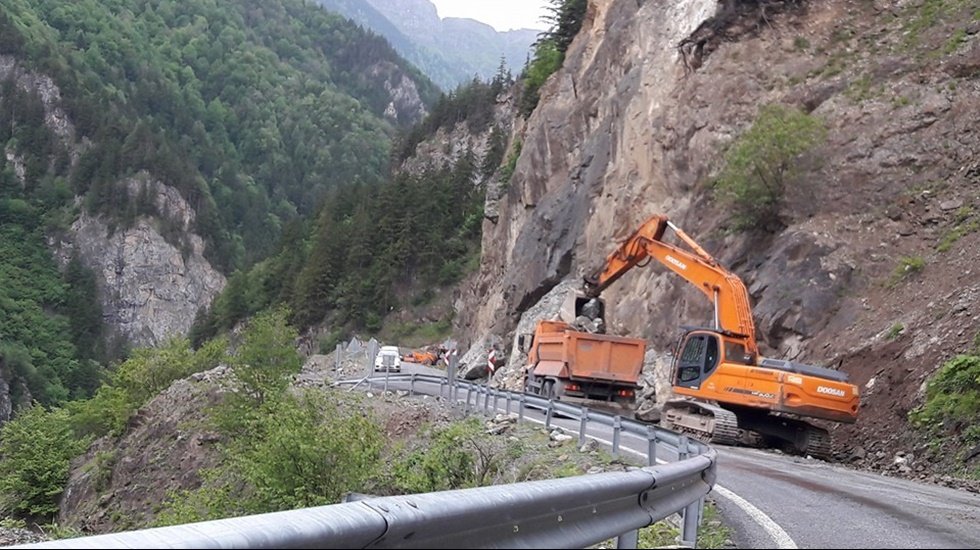 Bu yolun adı var kendi yok!