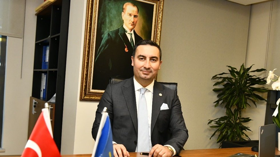 Burak Akburak: "Sendikalar konfederasyonu iktidara teslim oldu"